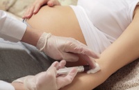 Változások a terhesgondozásban: erősödik a szülésznők és védőnők szerepe, nincs több AFP
