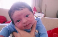 Videó: Ilyen az élet egy újszülöttel!