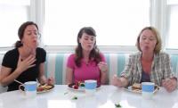 Ha az anyák úgy ennének, ahogy a gyerekeik... vicces videó