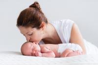Hogyan szeressünk bele a kisbabánkba, avagy az első órák és napok a szülés után