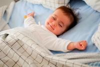 10 tipp - Így altasd a babát, kisgyereket a kánikulai forróságban! Mire ügyelj?