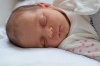 Baba alvásigénye: Mennyi alvásra van szüksége az 1-12 hónapos babának? Összefoglaló táblázat