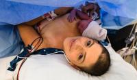 Megható képeket osztott meg szüléséről a rákbeteg édesanya