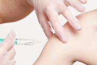Öt új védőoltás lehet ingyenes! Lázár János beszélt a kormány közelgő döntéséről