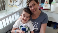 Egy kisfiú szívszorító küzdelme: hatodik műtétjén van túl a 8 éves Rolika – fotók