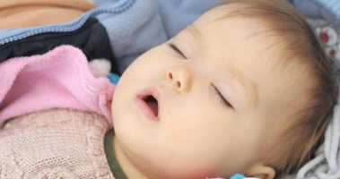 Az önhibáztatásnak vége: íme, néhány tudományos magyarázat arra, miért olyan rossz alvó a legtöbb kisbaba