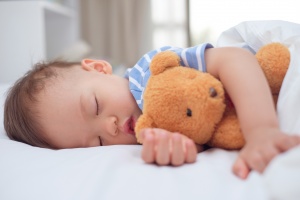 Mennyi alvásra van szüksége egy kétéves kisgyermekeknek? – Hogyan küzdjünk meg a nehézségekkel?