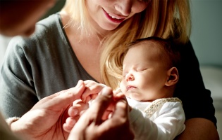 5 dolog, ami miatt anyaként nem kellene bűntudatot érezned többé