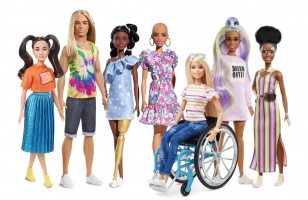 Vitiligós babával bővíti sokszínű Fashionista kollekcióját a Barbie