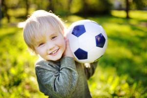 20 dolog, amit szülőként megtehetsz azért, hogy örömmel sportoljon a gyerek