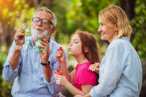 5 erőteljes ok, amiért a gyerekeknek nem lenne szabad nagyszülők nélkül felnőni
