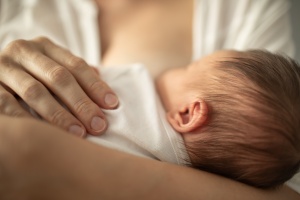 4 jele annak, hogy a baba elég tejet kap avagy, mikor van itt az ideje segítséget kérni.