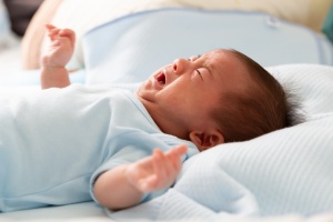 Hogyan lehet enyhíteni a hasfájós baba panaszait?