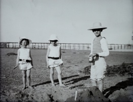Így pancsoltak ők: gyerekek a strandon az 1900-as évek elején