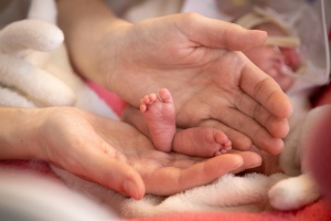 Koraszülés: mikortól vannak jó esélyei egy koraszülött babának?